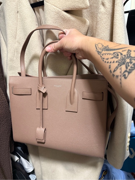 Yves Saint Laurent Handbags - Yves Saint Laurent Mauve Leather Sac De Jour Shoulder Bag